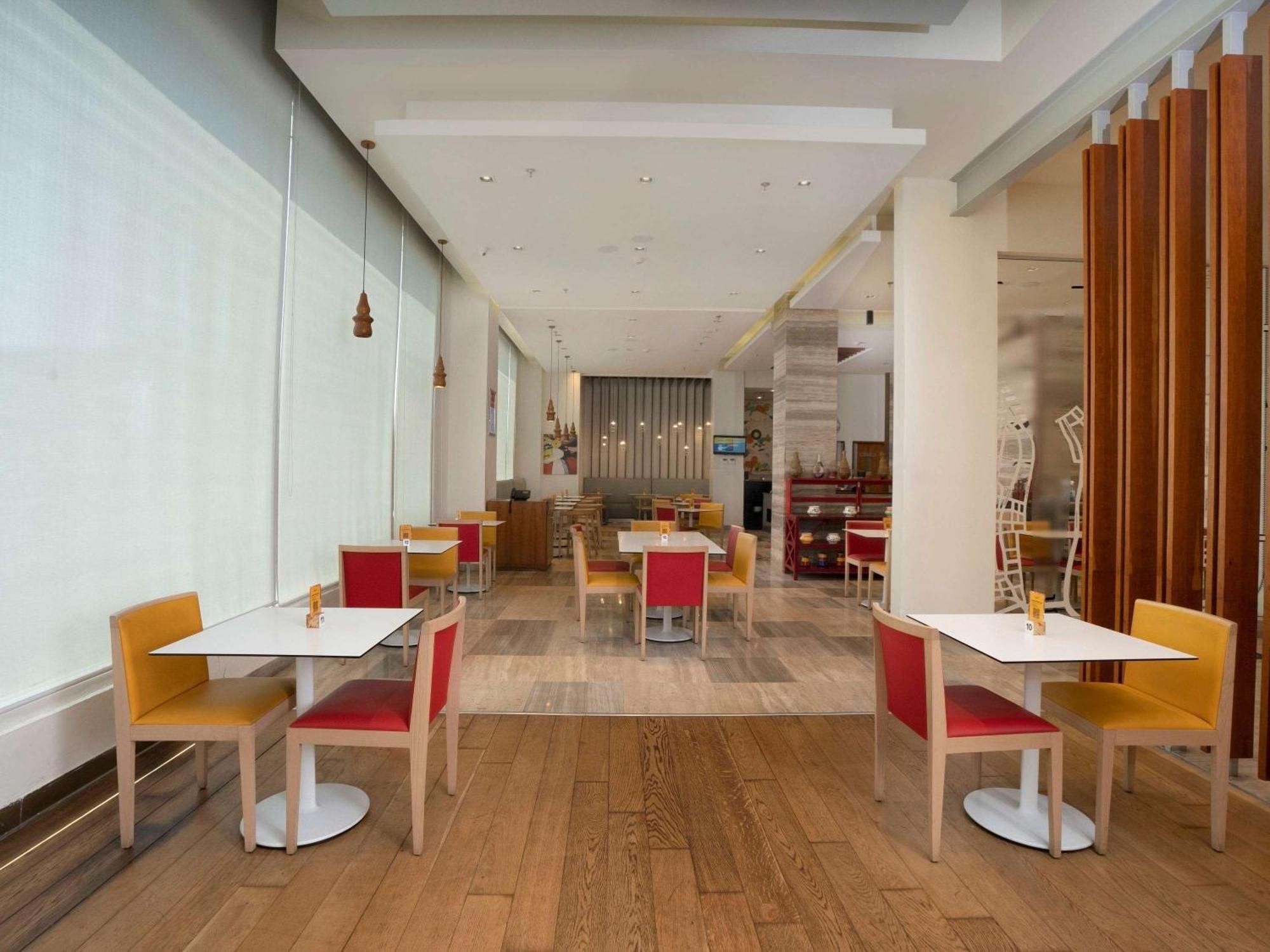 Ibis Kochi City Centre - An Accor Brand Exterior photo